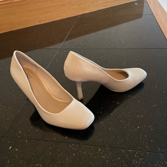 ❤️ in a D SHINY WOMEN’S dressy heals in Cream White size 7.5 NEW - Picture 5 of 10